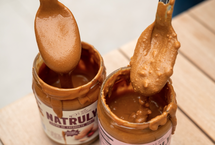 Foto de Las dos variedades de crema de cacahuete de Natruly: Crunchy